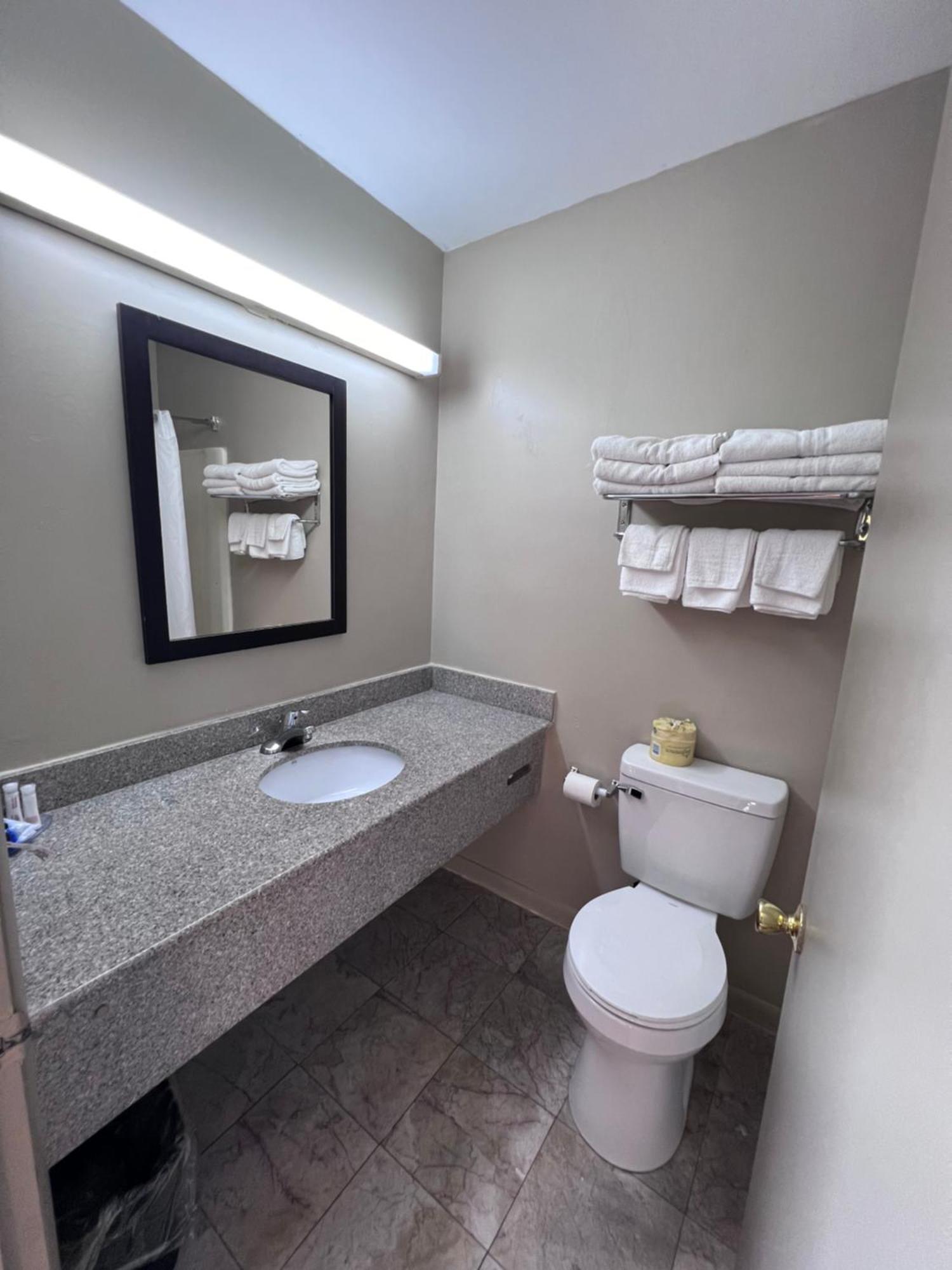 Rodeway Inn & Suites Hershey Esterno foto